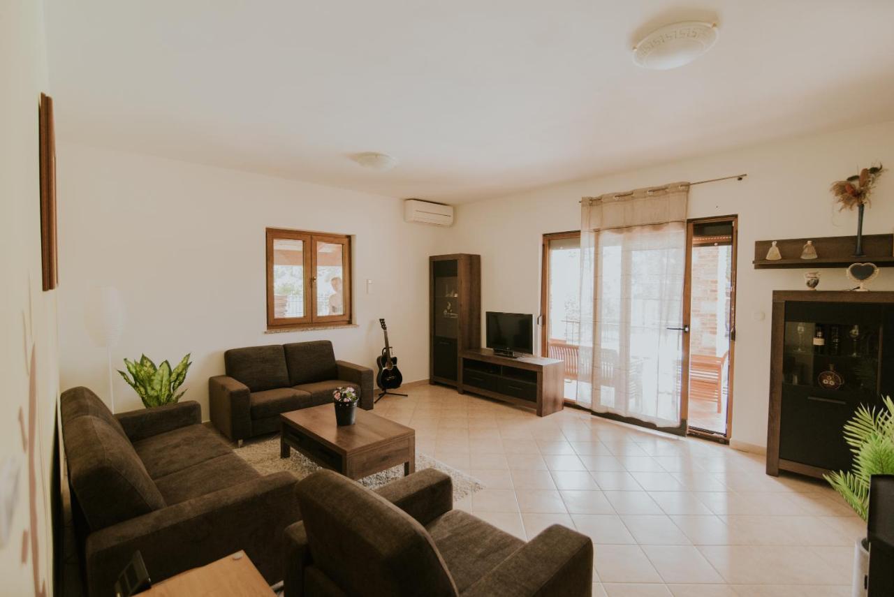 Villa Daisy Tar-Vabriga Dış mekan fotoğraf